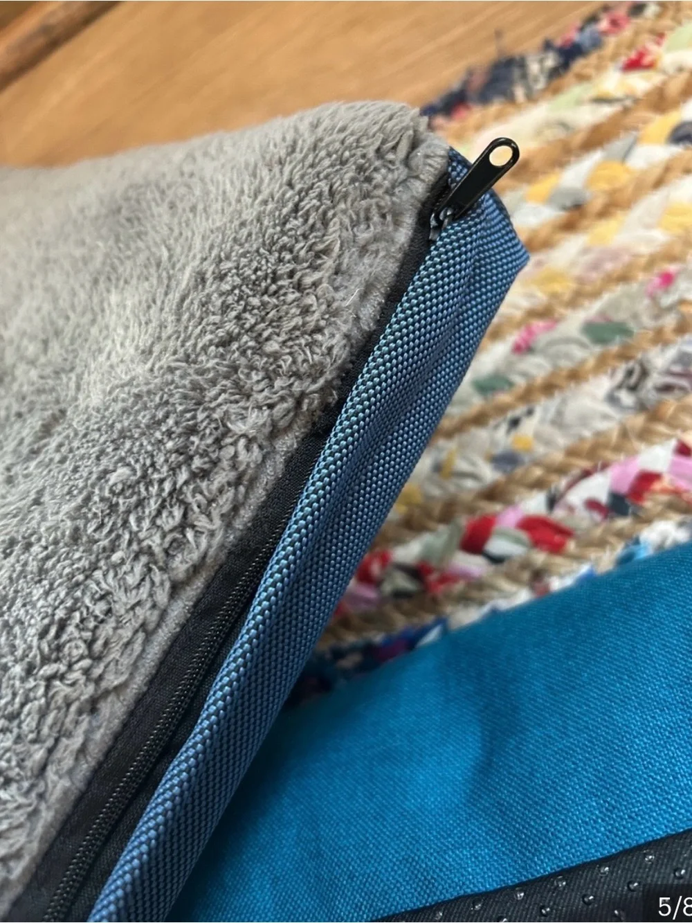 Pet Bed with Gray Plush Insert
